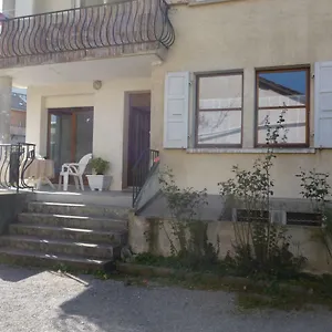 https://4-clarence.hotels-rhonealpes.com